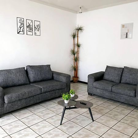 La Casa Rosa Monterrey Villa Eksteriør bilde