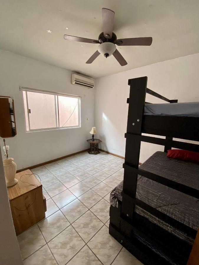 La Casa Rosa Monterrey Villa Eksteriør bilde