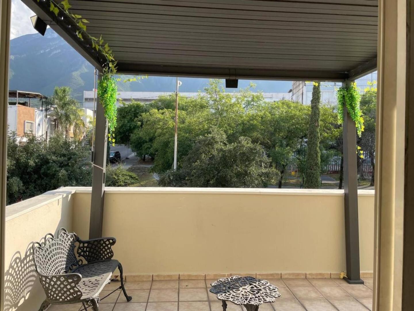 La Casa Rosa Monterrey Villa Eksteriør bilde